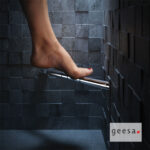 Λαβή Λουτρού Γωνιακή/Υποπόδιο 34 εκ. Geesa Chrome - Image 3